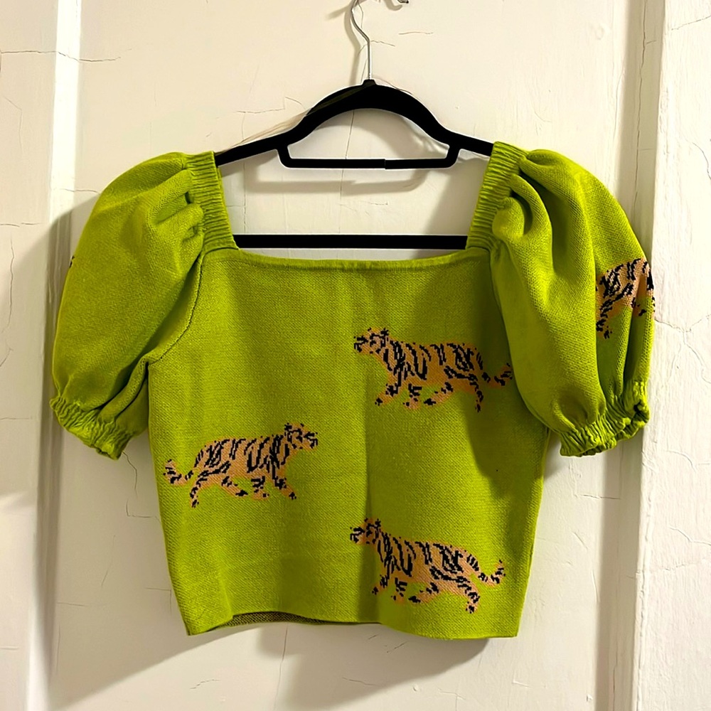 Tiger top
